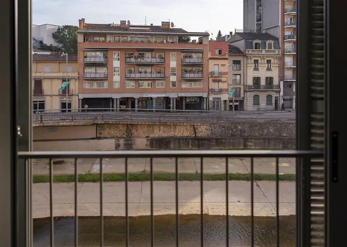 Bravissimo Riu Onyar, Modern 3 Bedroom * Girona